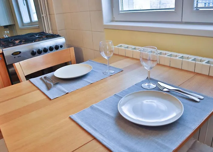 Oak - Piata Victoriei