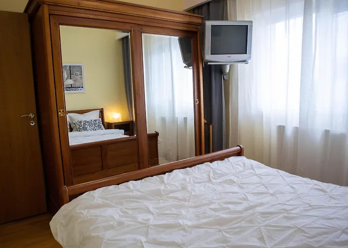 Oak - Piata Victoriei Apartman