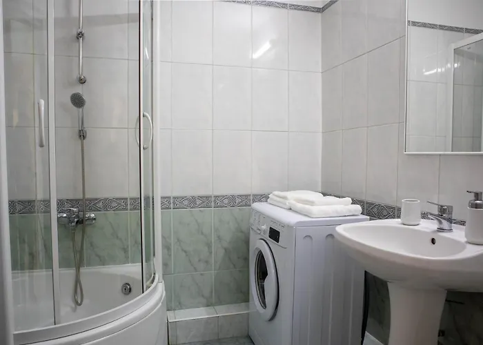 Oak - Piata Victoriei *