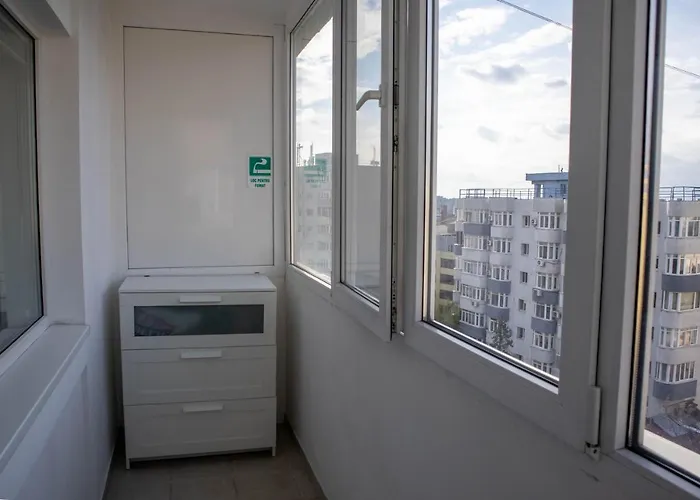 Oak - Piata Victoriei * Bukarest