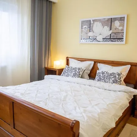 Oak - Piata Victoriei Apartment Bucharest