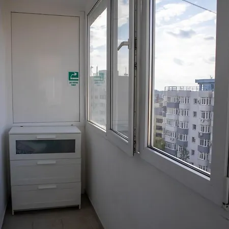 Oak - Piata Victoriei * בוקרשט