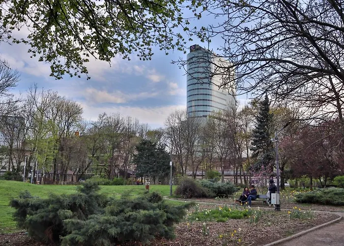 Oak - Piata Victoriei Бухарест