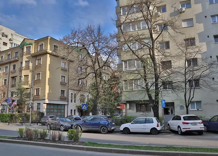Oak - Piata Victoriei * Бухарест