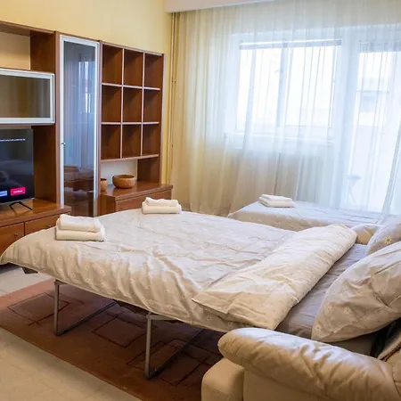 Oak - Piata Victoriei * Bucureşti