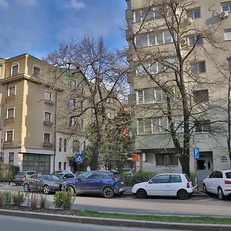 Oak - Piata Victoriei * Бухарест